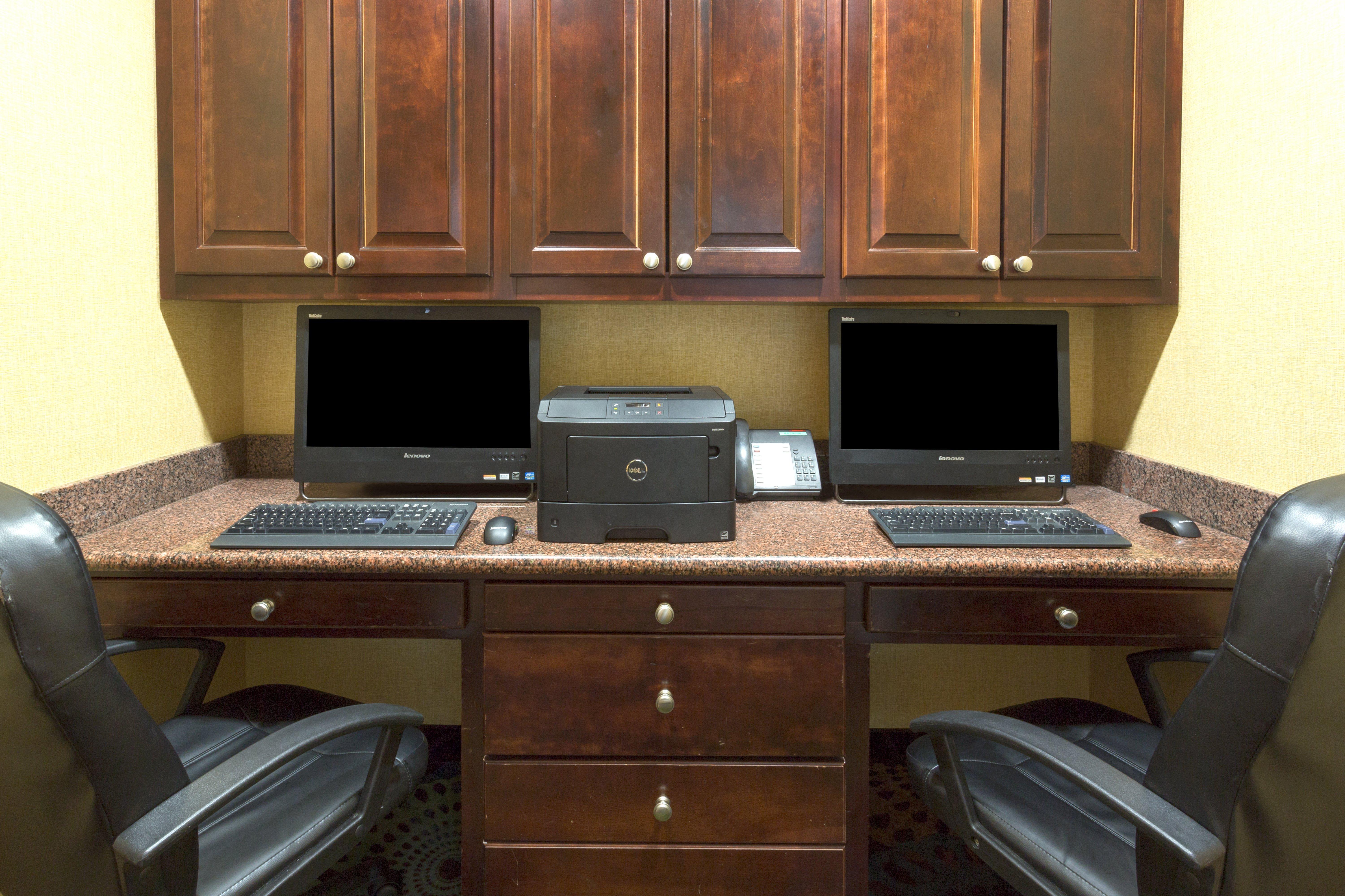 Holiday Inn Express Tower Center New Brunswick By Ihg East Brunswick Bagian luar foto