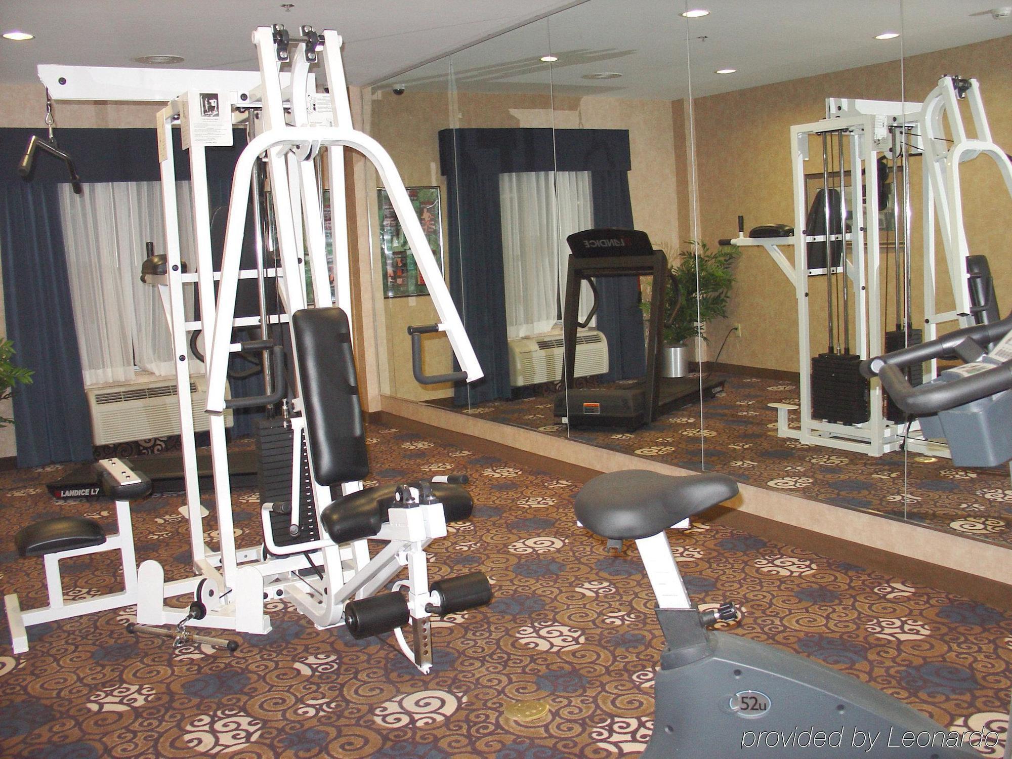 Holiday Inn Express Tower Center New Brunswick By Ihg East Brunswick Bagian luar foto