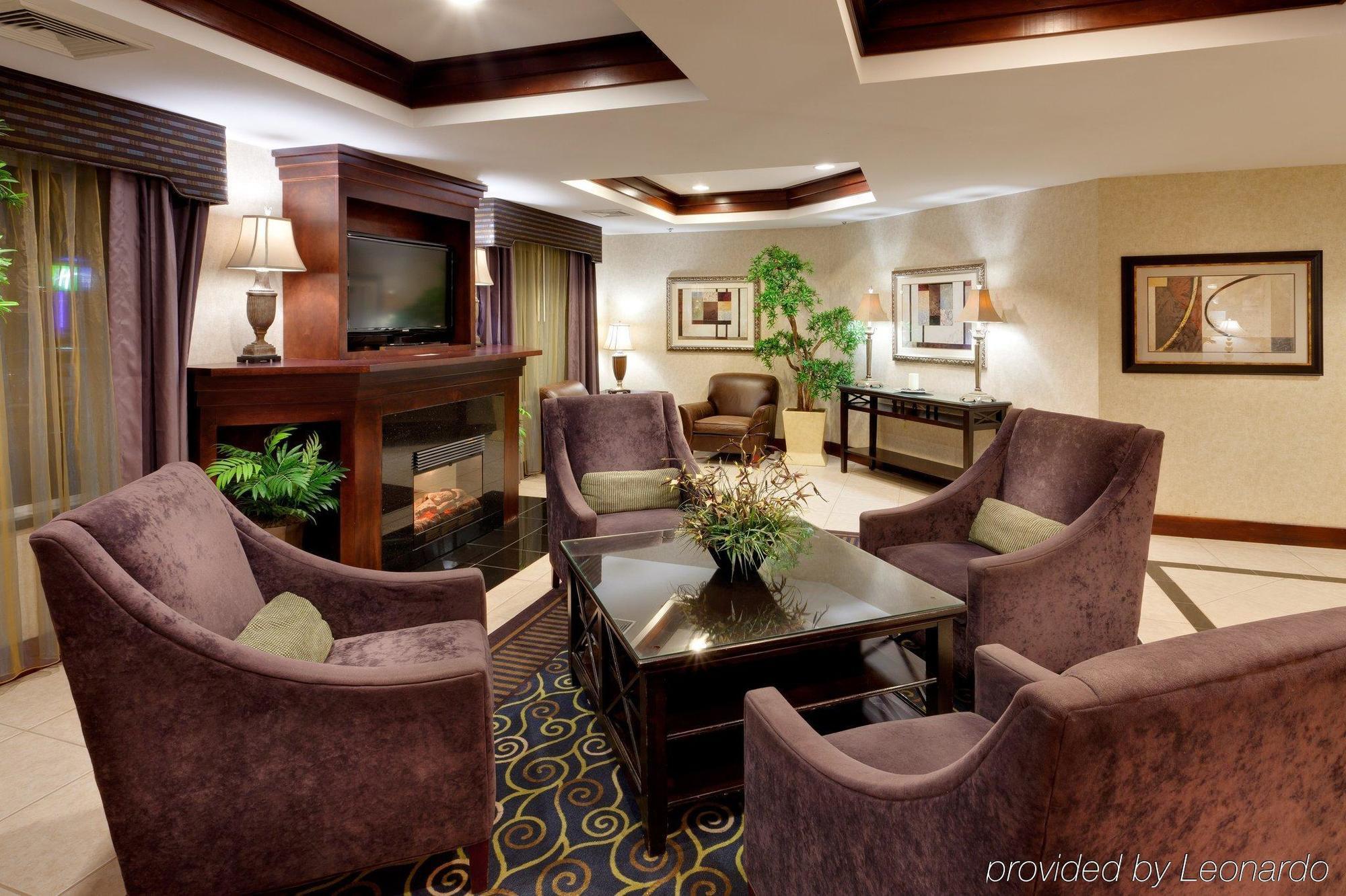 Holiday Inn Express Tower Center New Brunswick By Ihg East Brunswick Bagian luar foto